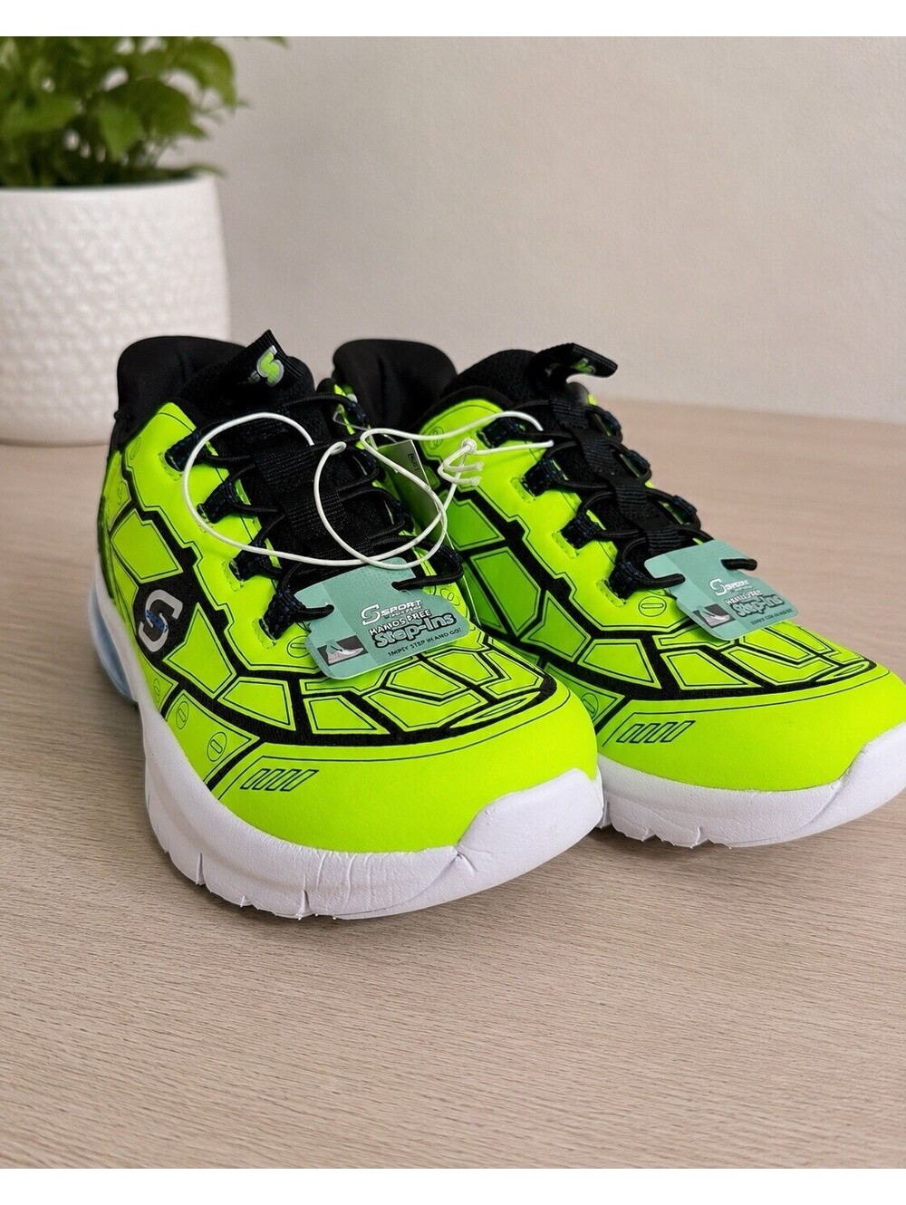 Skechers S Sport Noah Boys Green Step-Ins Memory Foam Sneakers Size 2 NWT - Picture 2 of 9